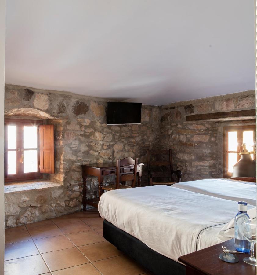 Tugasa Hotel Y Casas Rurales La Posada Villaluenga Del Rosario Kültér fotó