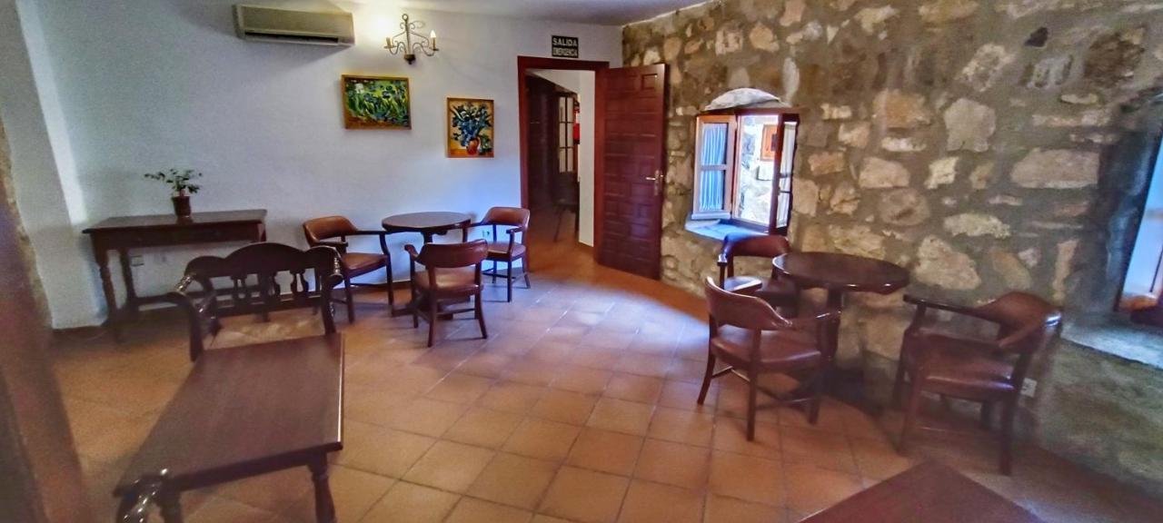Tugasa Hotel Y Casas Rurales La Posada Villaluenga Del Rosario Kültér fotó