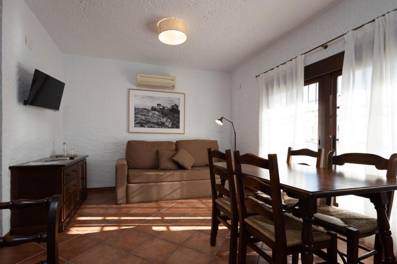 Tugasa Hotel Y Casas Rurales La Posada Villaluenga Del Rosario Kültér fotó