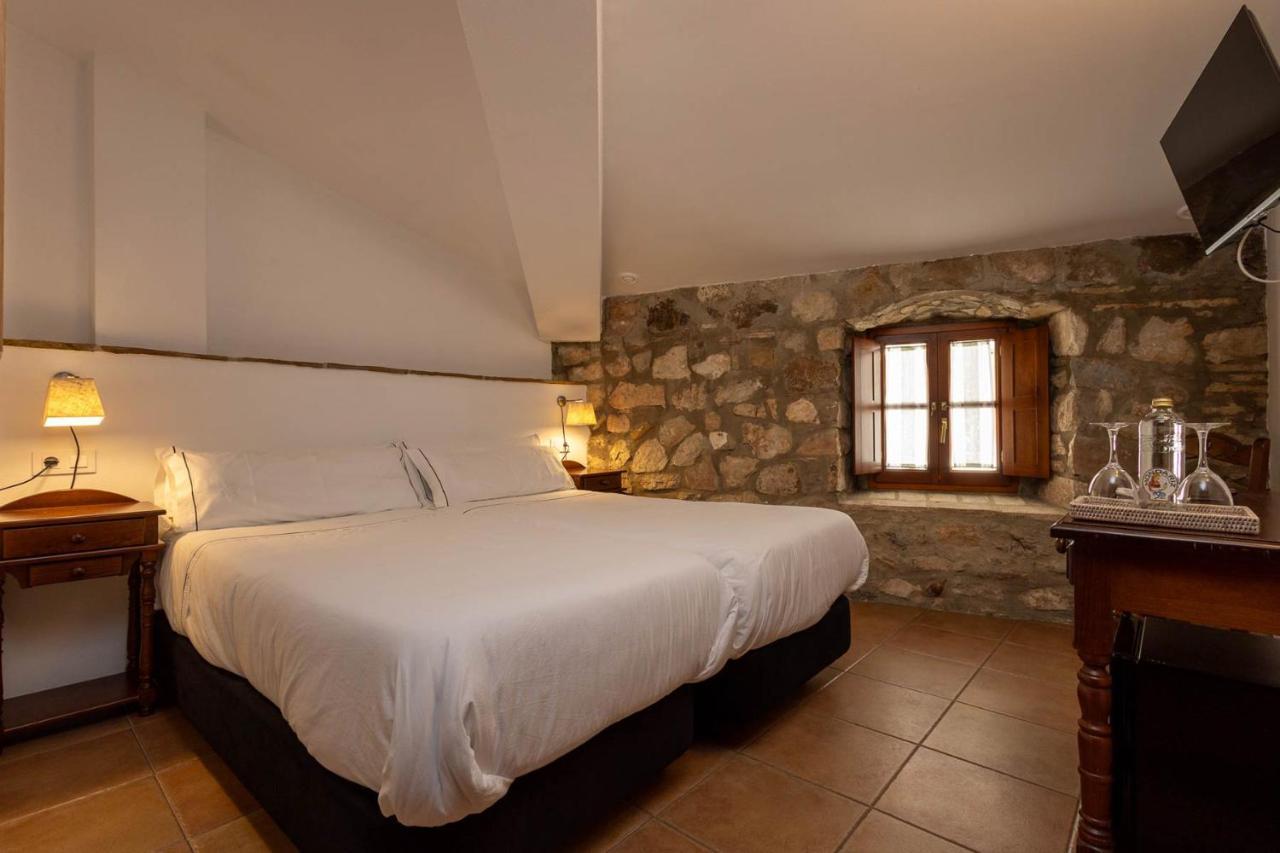 Tugasa Hotel Y Casas Rurales La Posada Villaluenga Del Rosario Kültér fotó
